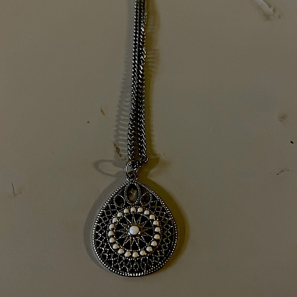 Vintage pendant necklace